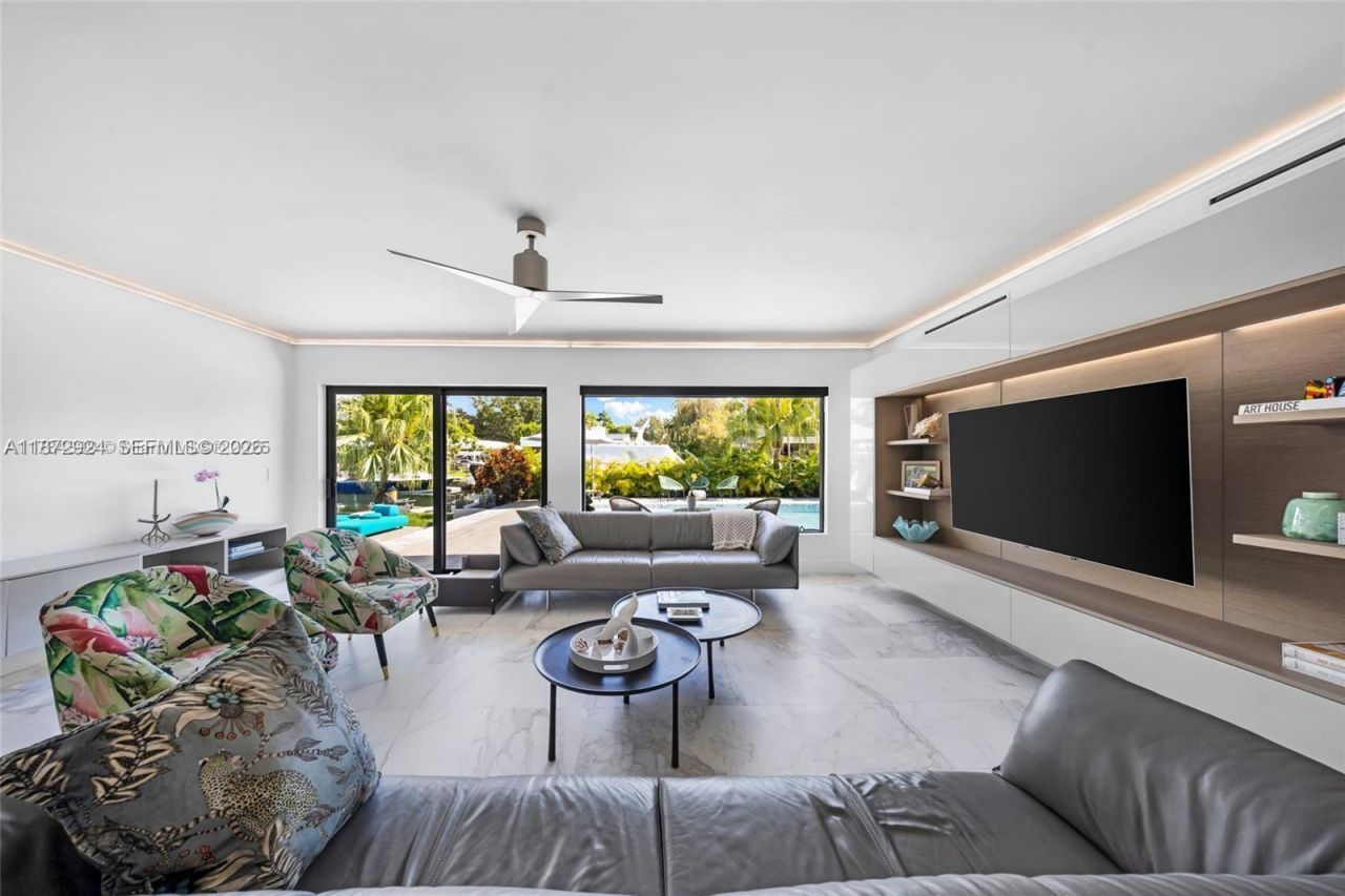 1141 NE 90th St, Miami, FL 33138 Photo