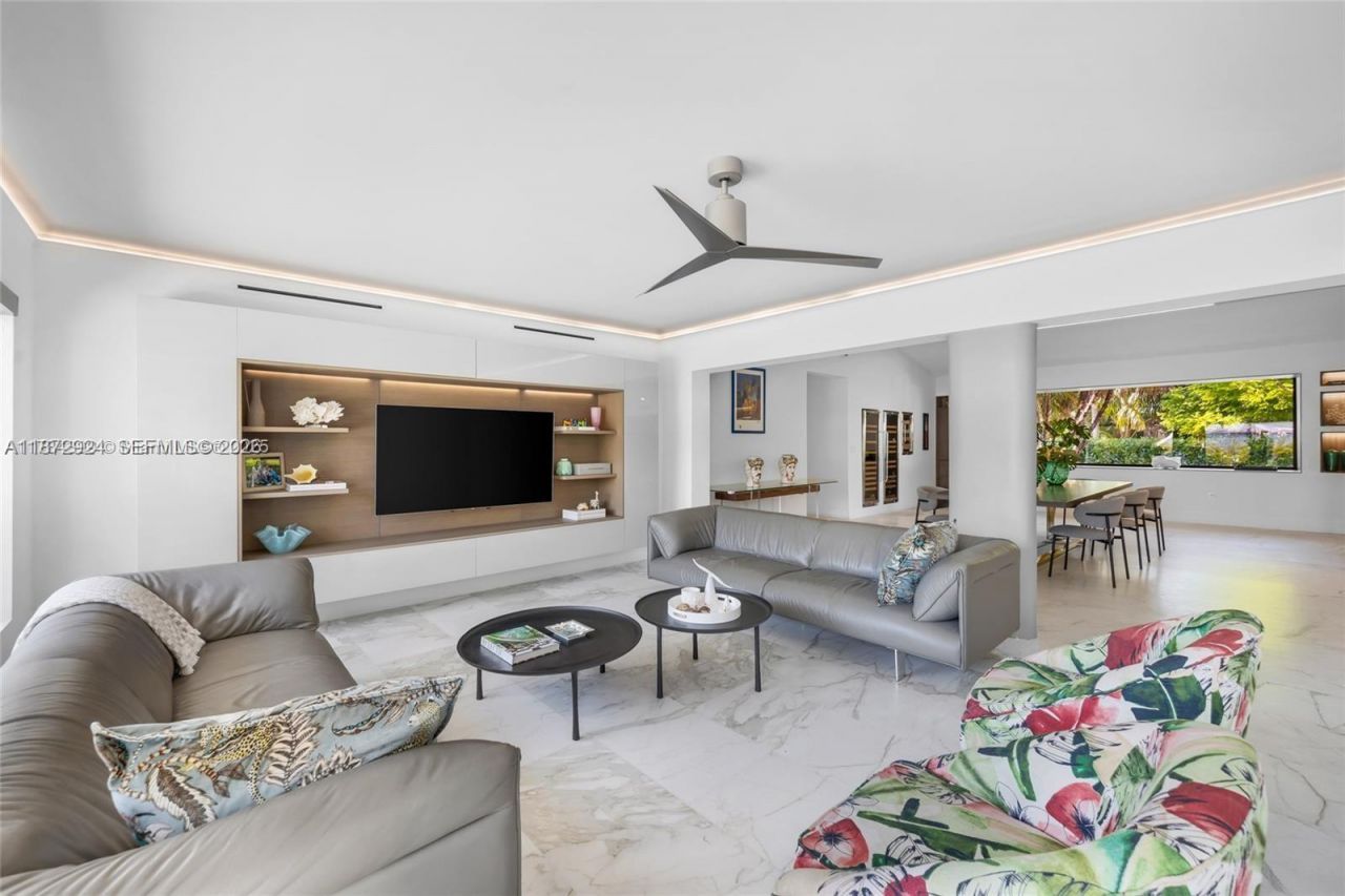 1141 NE 90th St, Miami, FL 33138 Photo