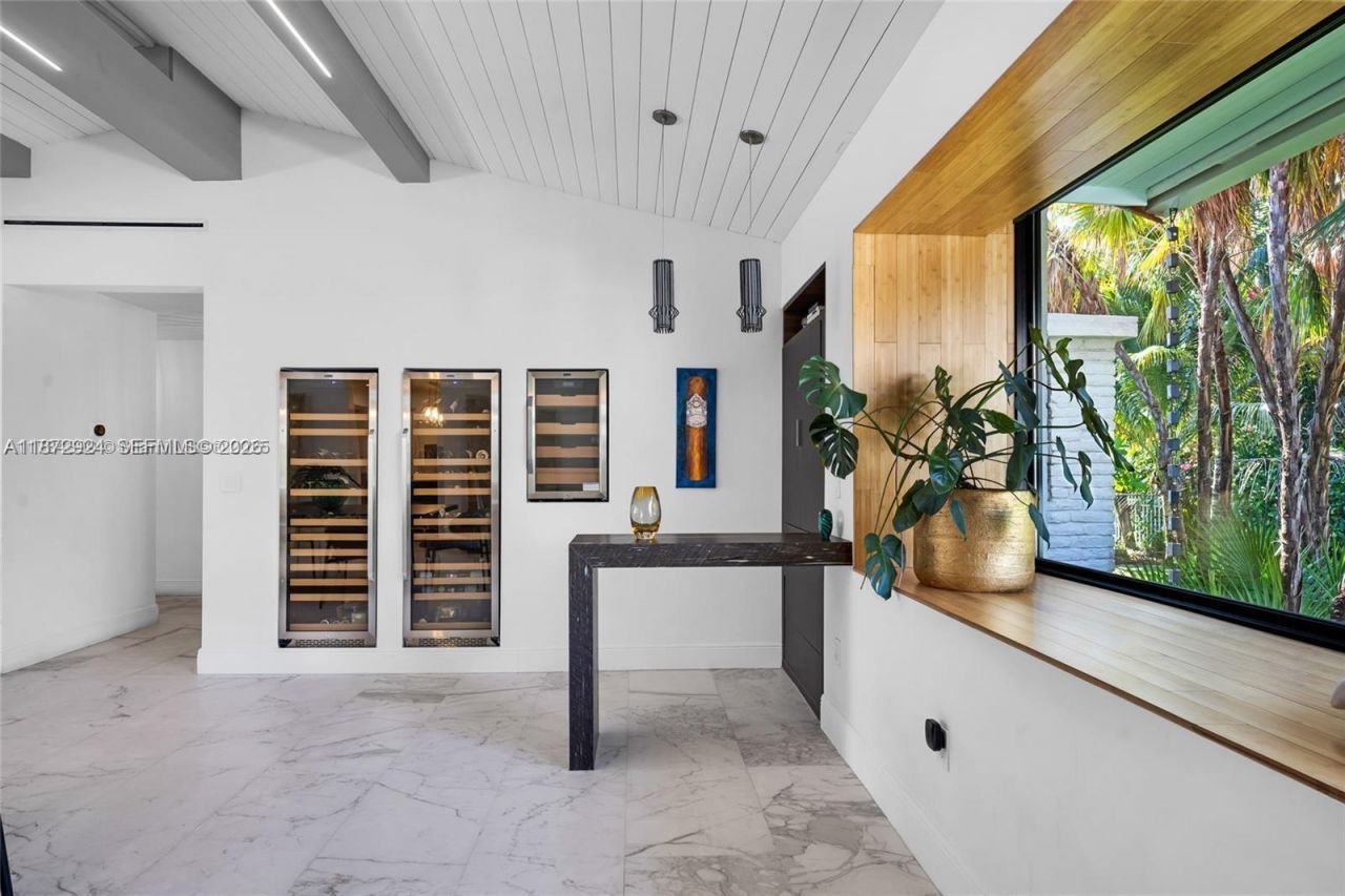 1141 NE 90th St, Miami, FL 33138 Photo