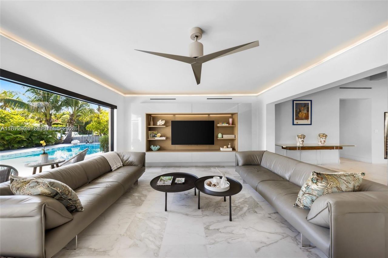 1141 NE 90th St, Miami, FL 33138 Photo