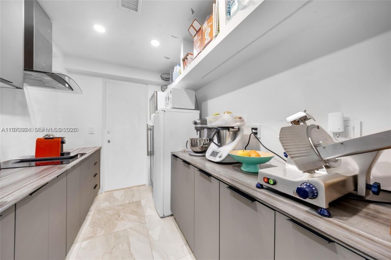 1141 NE 90th St, Miami, FL 33138 Photo