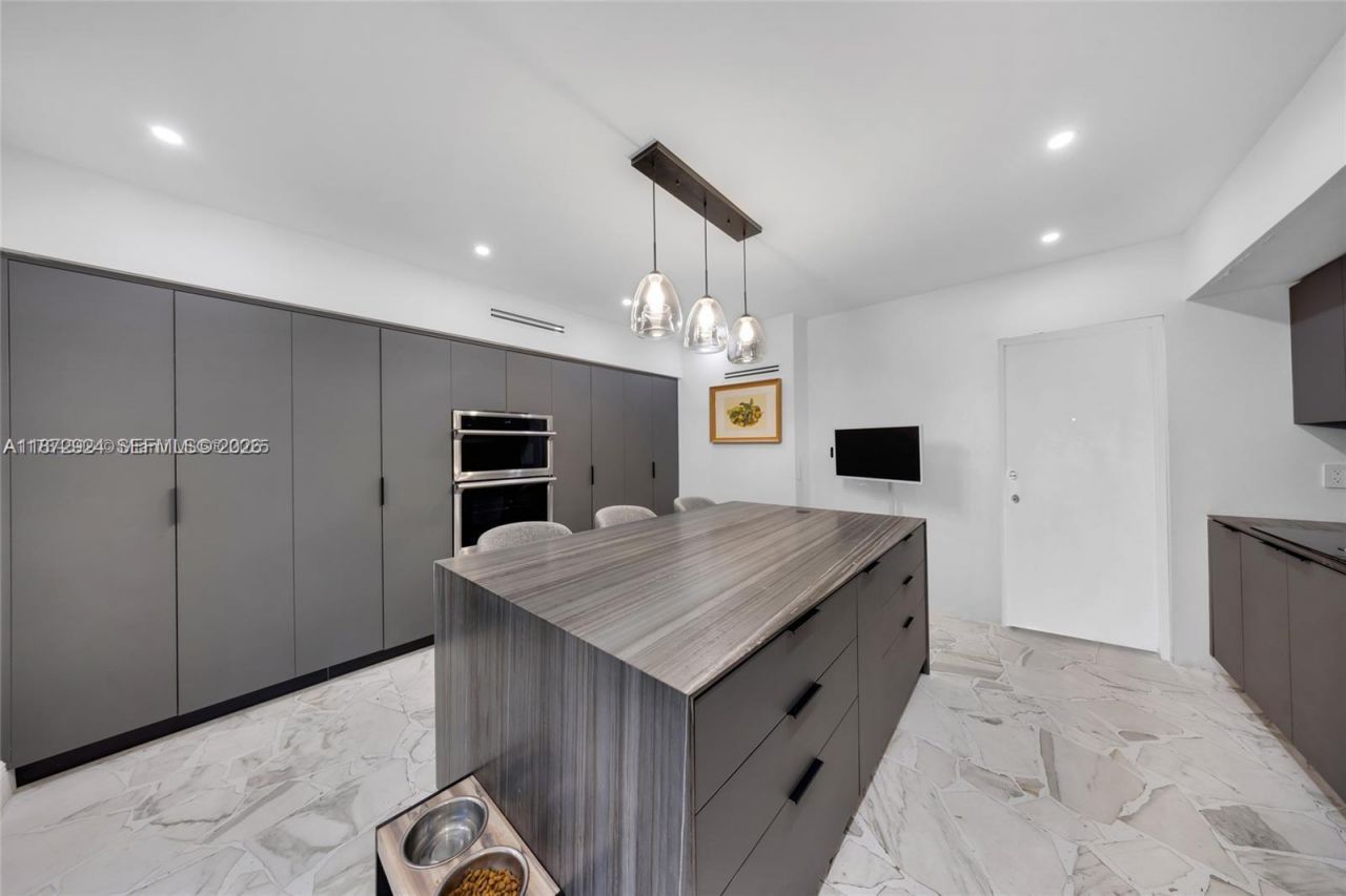 1141 NE 90th St, Miami, FL 33138 Photo