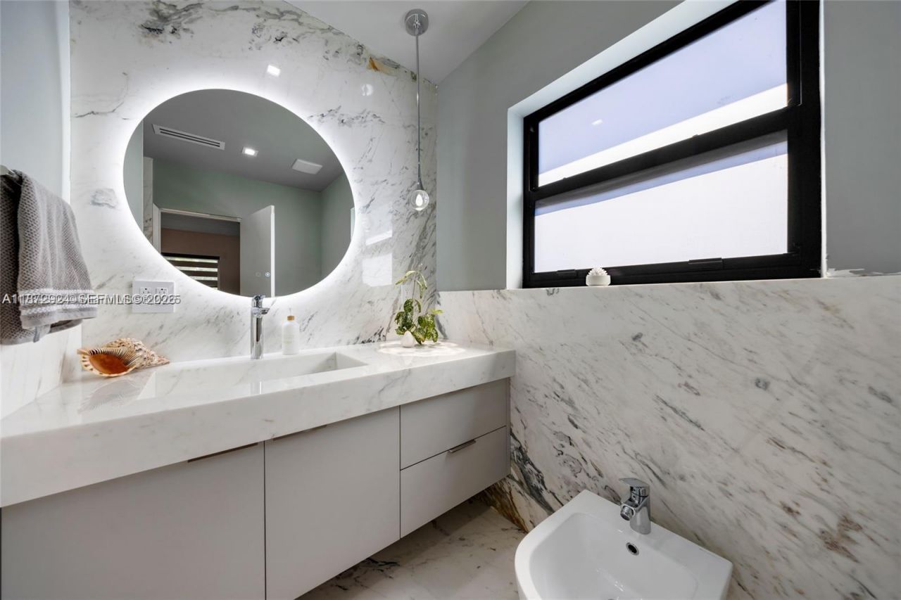 1141 NE 90th St, Miami, FL 33138 Photo