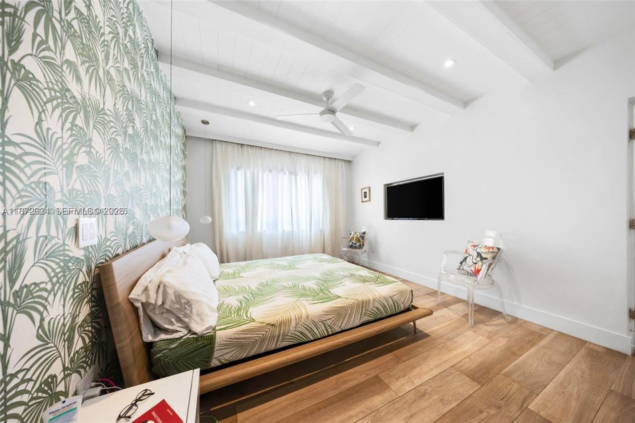 1141 NE 90th St, Miami, FL 33138 Photo