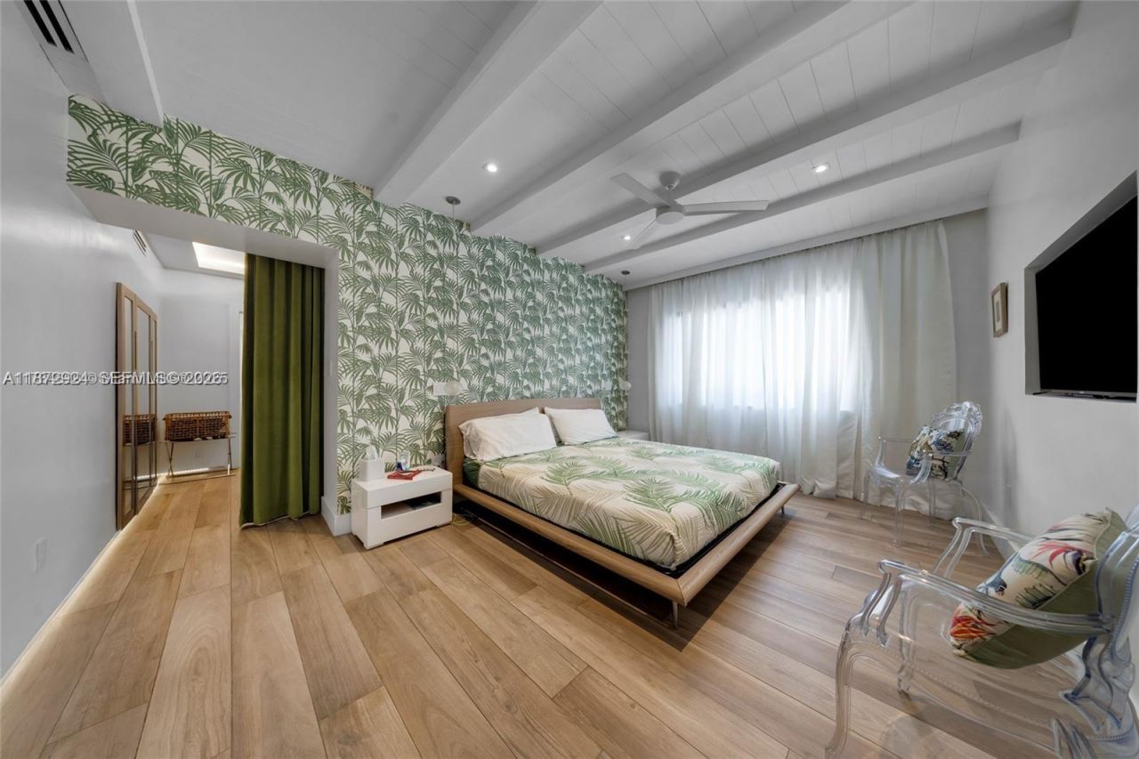 1141 NE 90th St, Miami, FL 33138 Photo