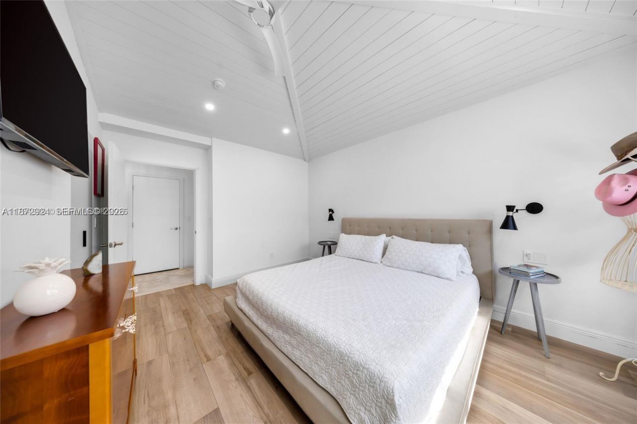 1141 NE 90th St, Miami, FL 33138 Photo