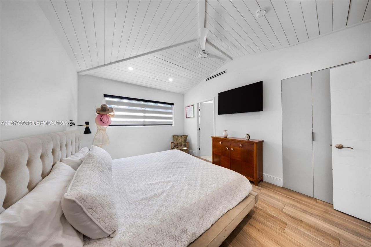 1141 NE 90th St, Miami, FL 33138 Photo