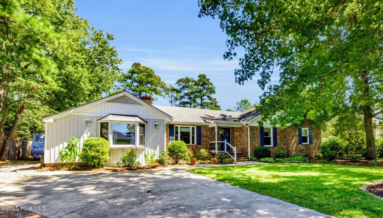 240 Rudolph Drive, Beaufort, NC 28516 Main Photo
