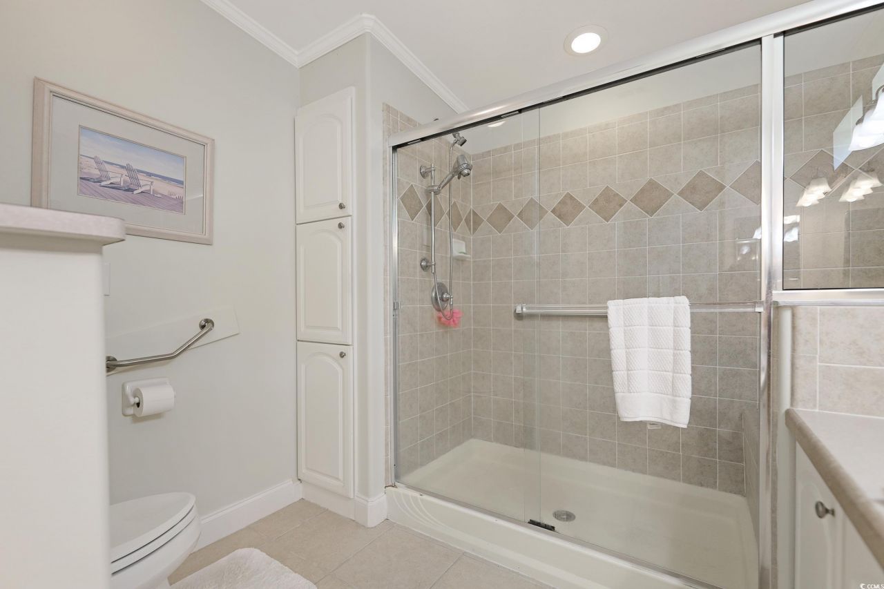 627 Woodholme Dr. Photo 22