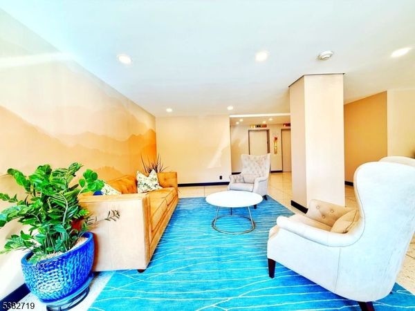 6600 Blvd East, West New York, NJ 07093