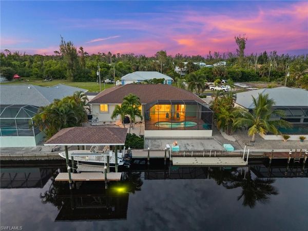 3527 Manatee DR, ST. JAMES CITY, FL 33956