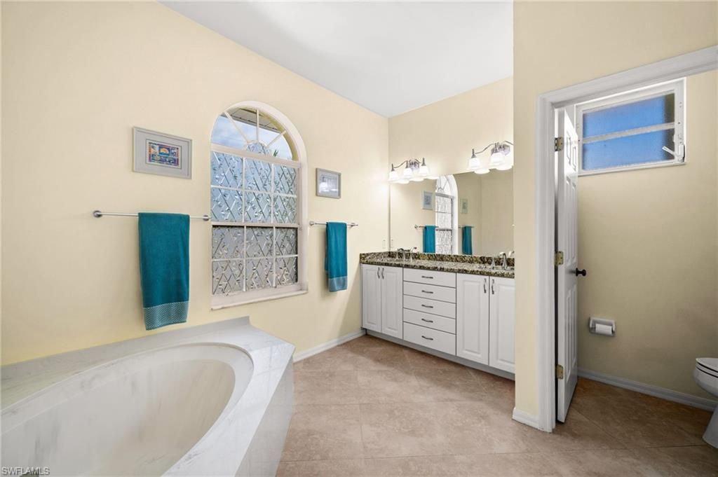 3527 Manatee Dr, Saint James City, FL 33956 Photo