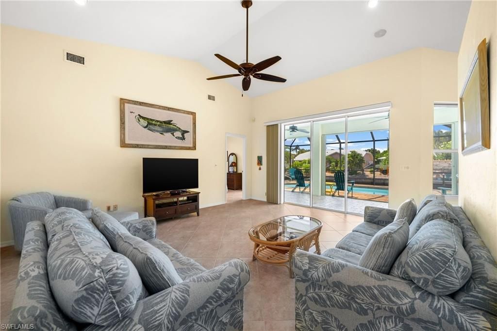 3527 Manatee Dr, Saint James City, FL 33956 Photo