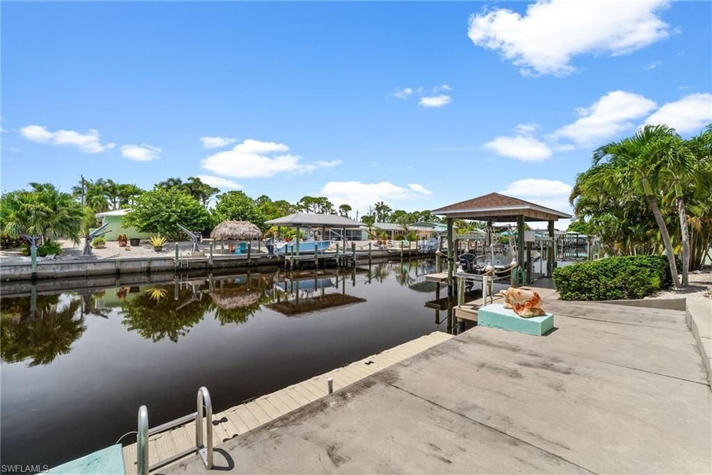 3527 Manatee Dr, Saint James City, FL 33956 Photo