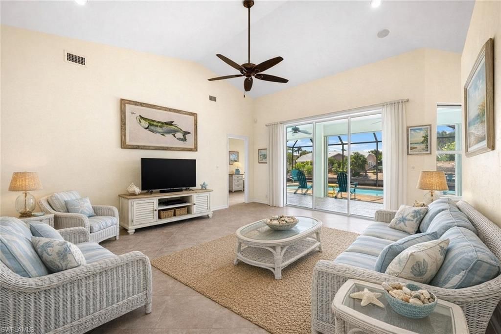 3527 Manatee Dr, Saint James City, FL 33956 Photo