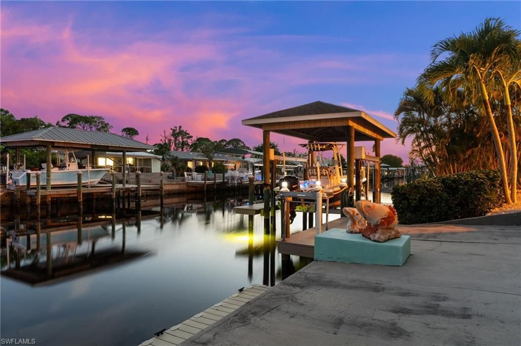 3527 Manatee Dr, Saint James City, FL 33956 Photo