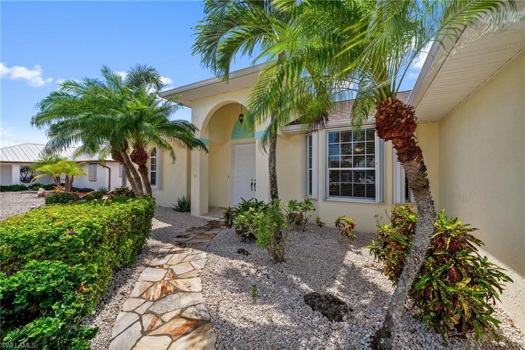 3527 Manatee Dr, Saint James City, FL 33956 Photo