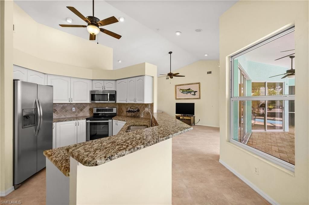 3527 Manatee Dr, Saint James City, FL 33956 Photo