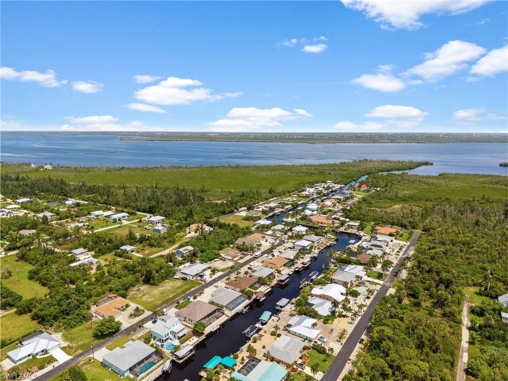 3527 Manatee Dr, Saint James City, FL 33956 Photo