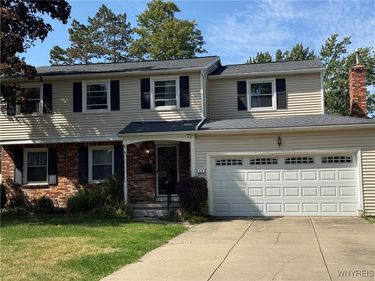 59 Laurie Lea, Buffalo, NY 14221