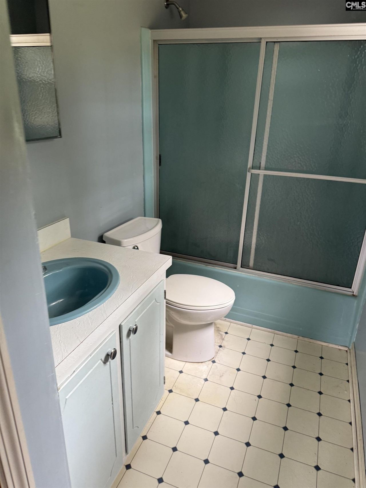 1517 Albert Street Photo 5