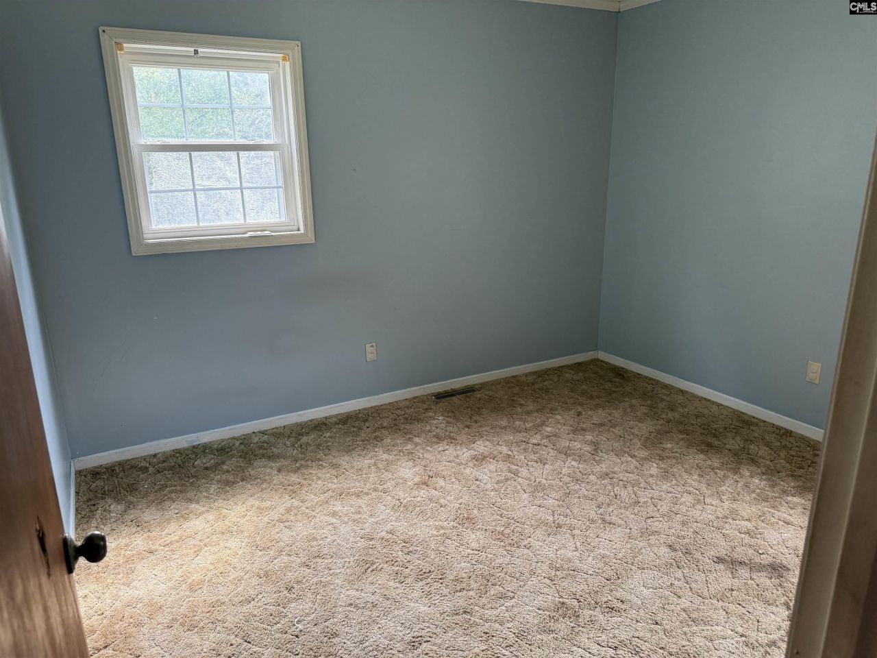 1517 Albert Street Photo 6