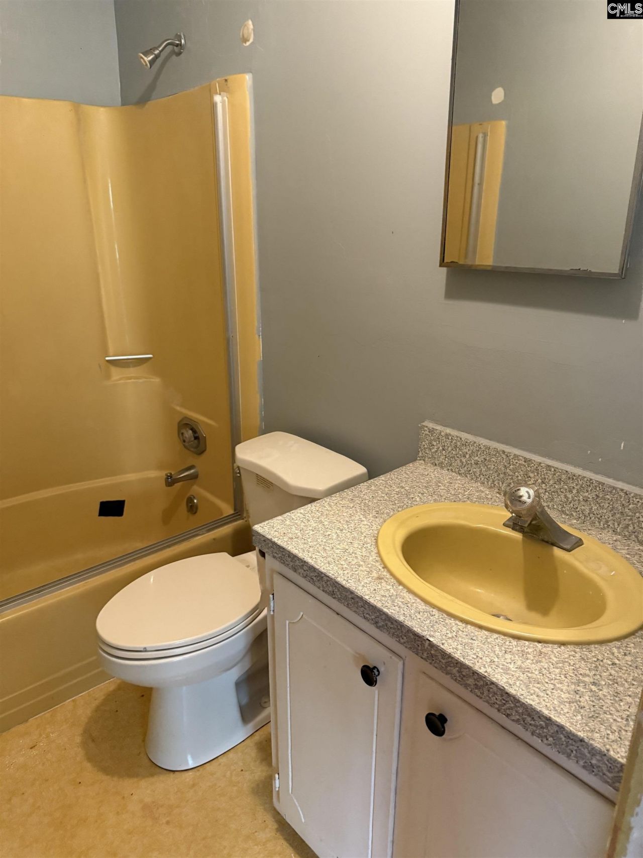 1517 Albert Street Photo 7