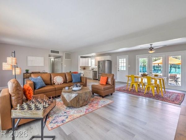 2400 Sherman Place, Las Vegas, NV 89102