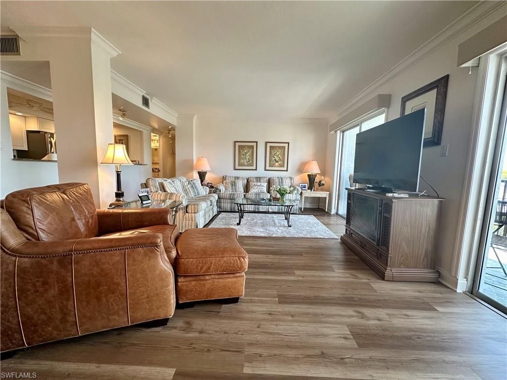 555 Park Shore Dr, Unit B403, Naples, FL 34103 Photo