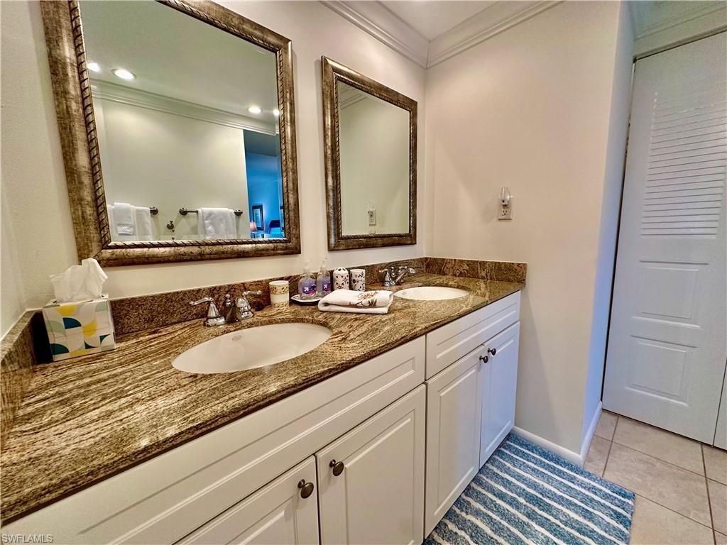555 Park Shore Dr, Unit B403, Naples, FL 34103 Photo