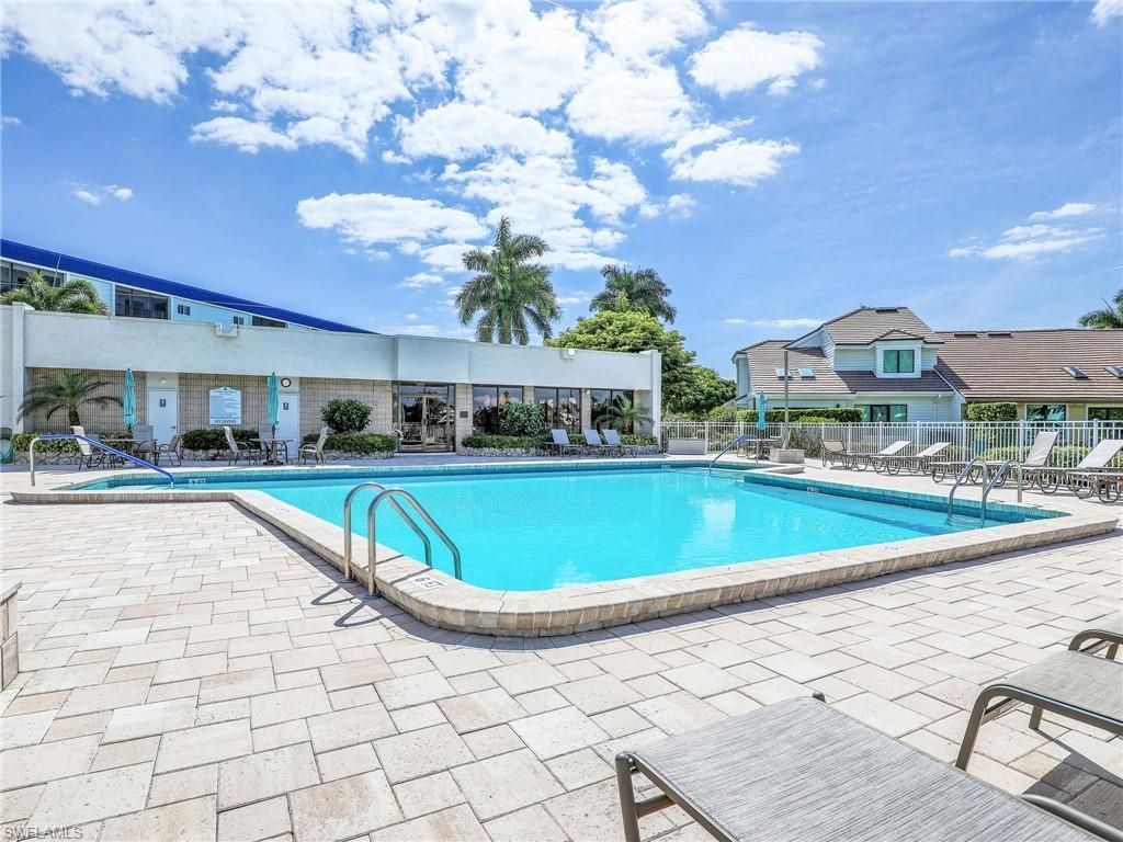 555 Park Shore Dr, Unit B403, Naples, FL 34103 Photo