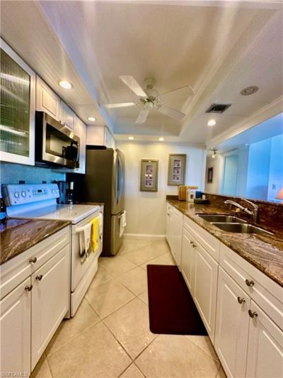 555 Park Shore Dr, Unit B403, Naples, FL 34103 Photo