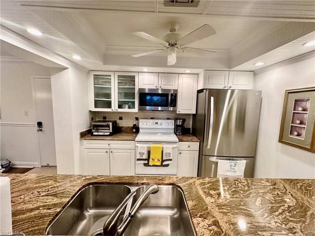 555 Park Shore Dr, Unit B403, Naples, FL 34103 Photo