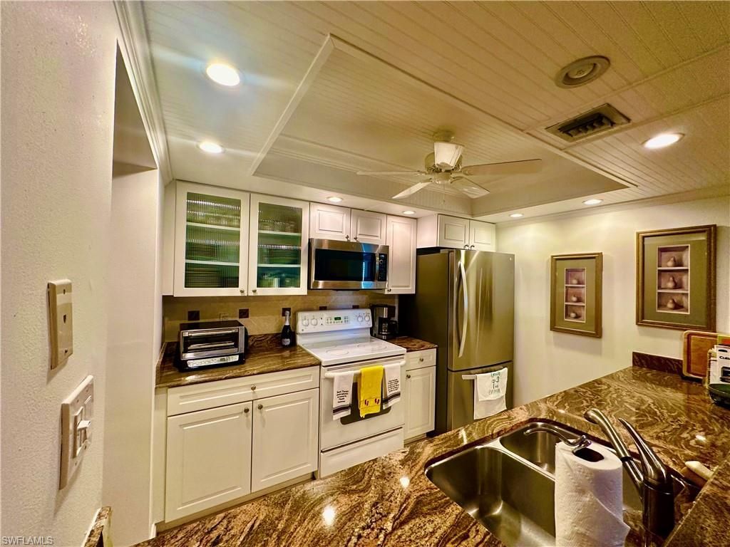 555 Park Shore Dr, Unit B403, Naples, FL 34103 Photo