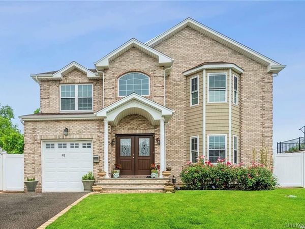 45 Meeting Lane, Hicksville, NY 11801
