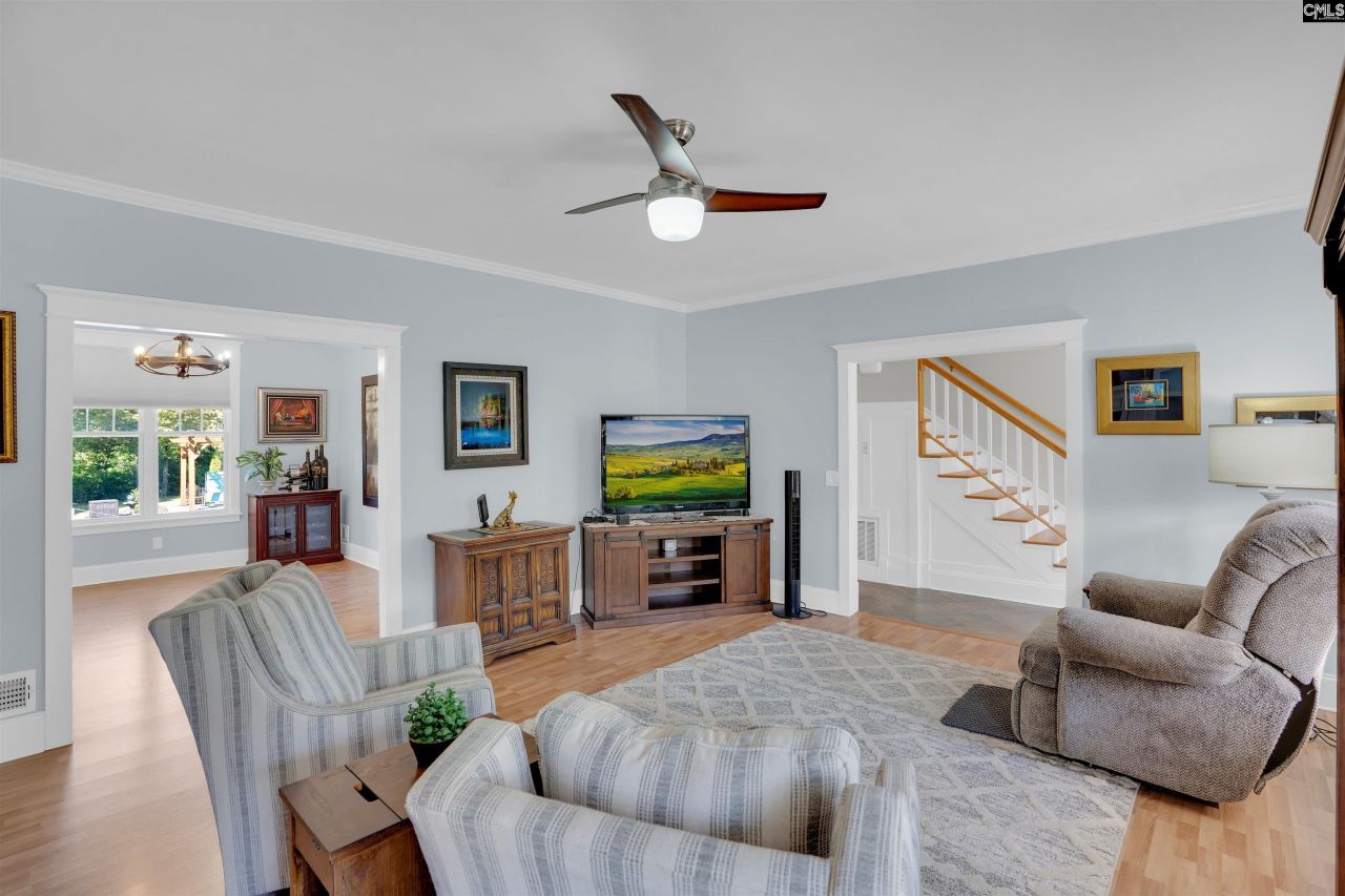 716 Longtown Road W Photo 12