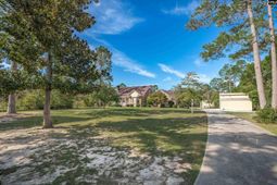 716 Longtown Road W photo 4