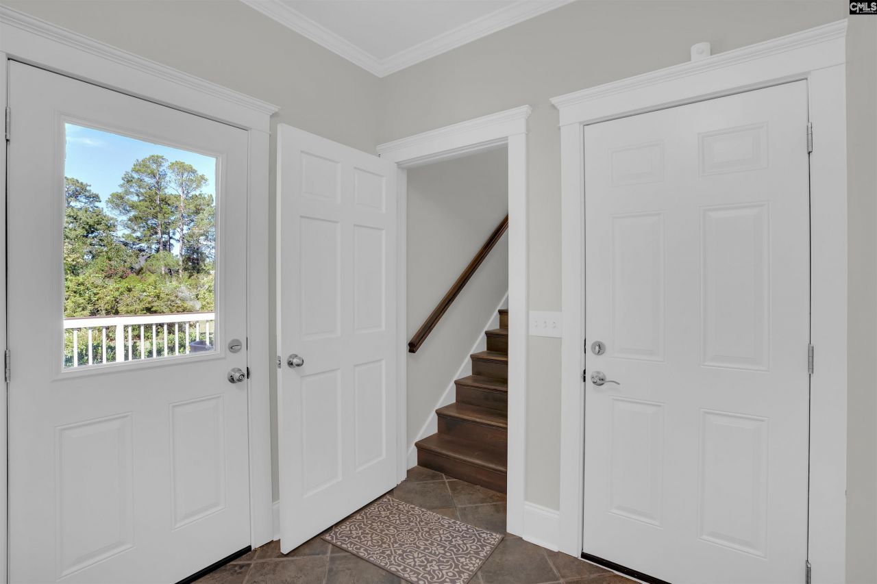 716 Longtown Road W Photo 23