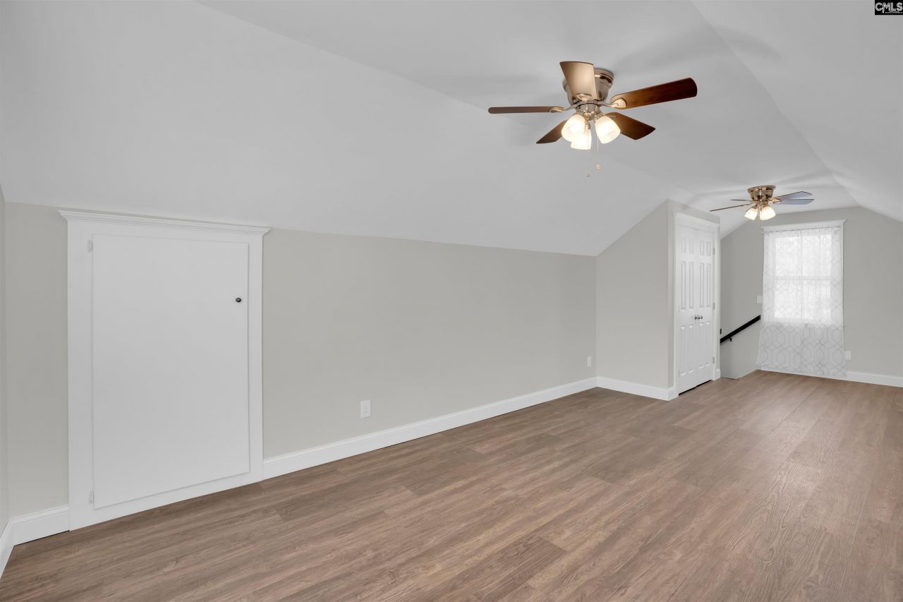 716 Longtown Road W Photo 24