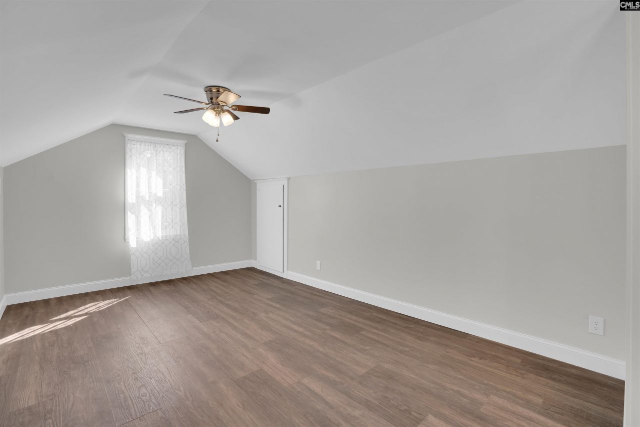 716 Longtown Road W Photo 25