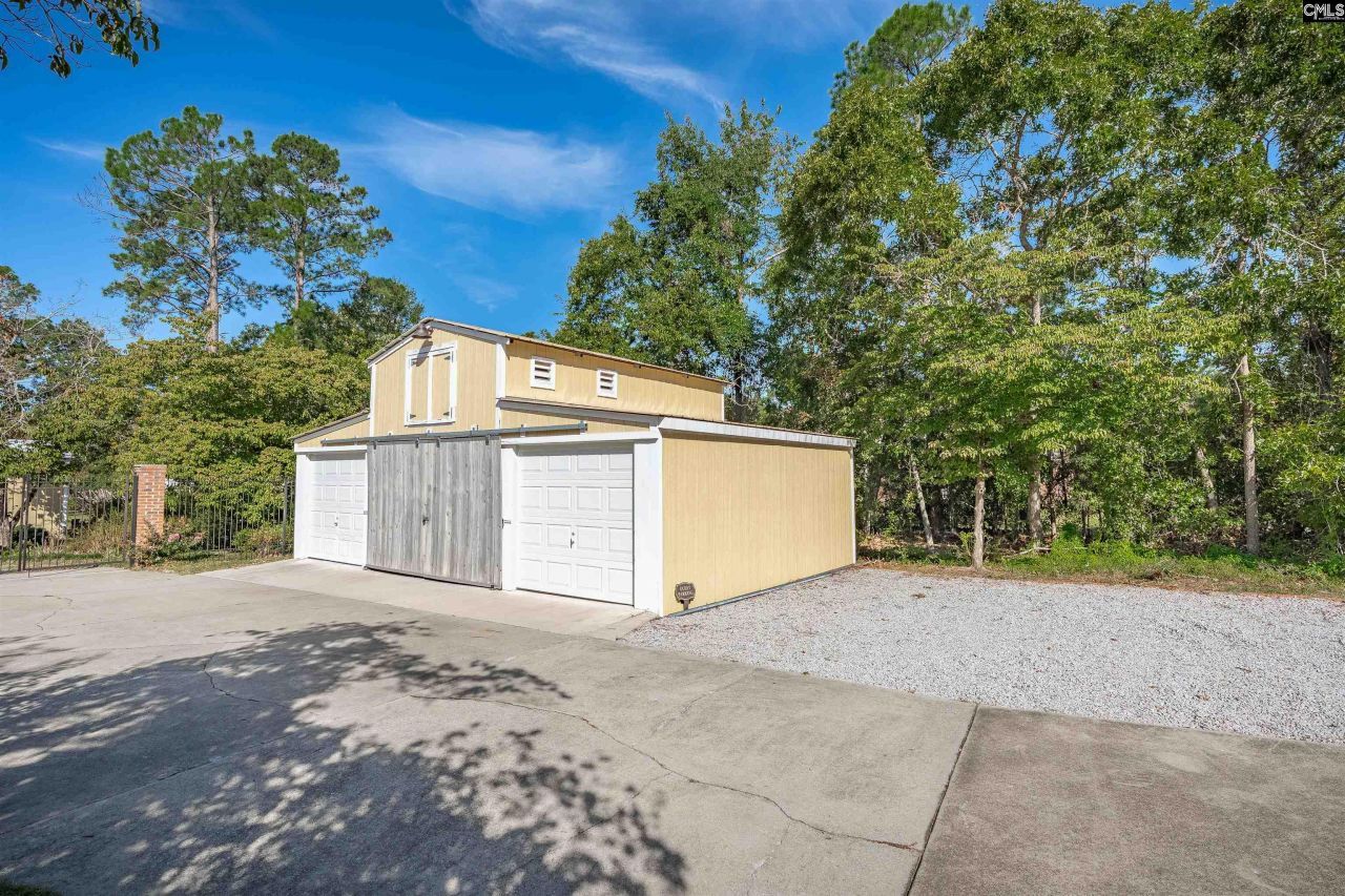 716 Longtown Road W Photo 34