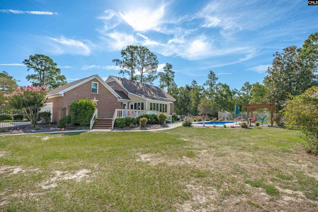 716 Longtown Road W Photo 43