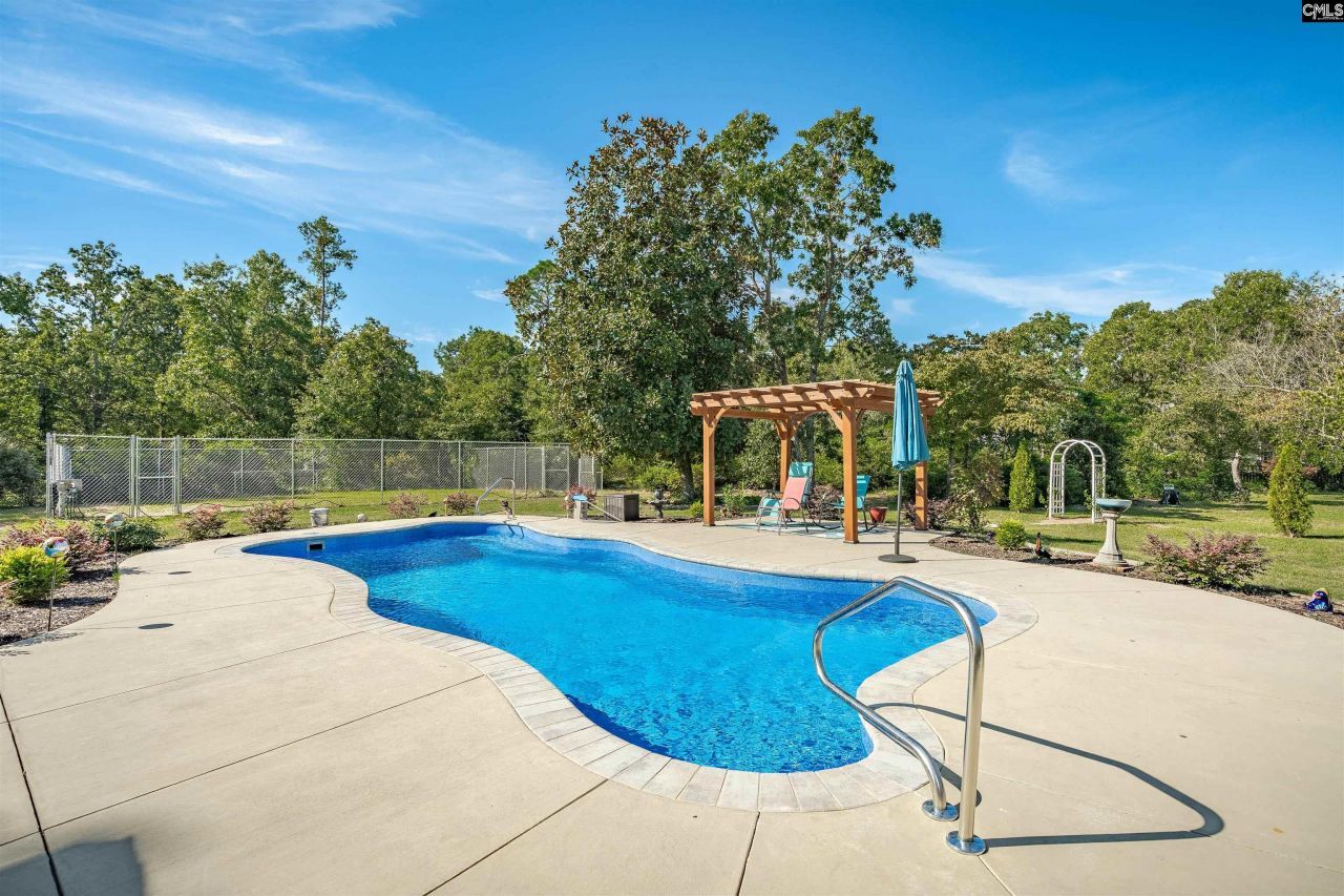 716 Longtown Road W Photo 46