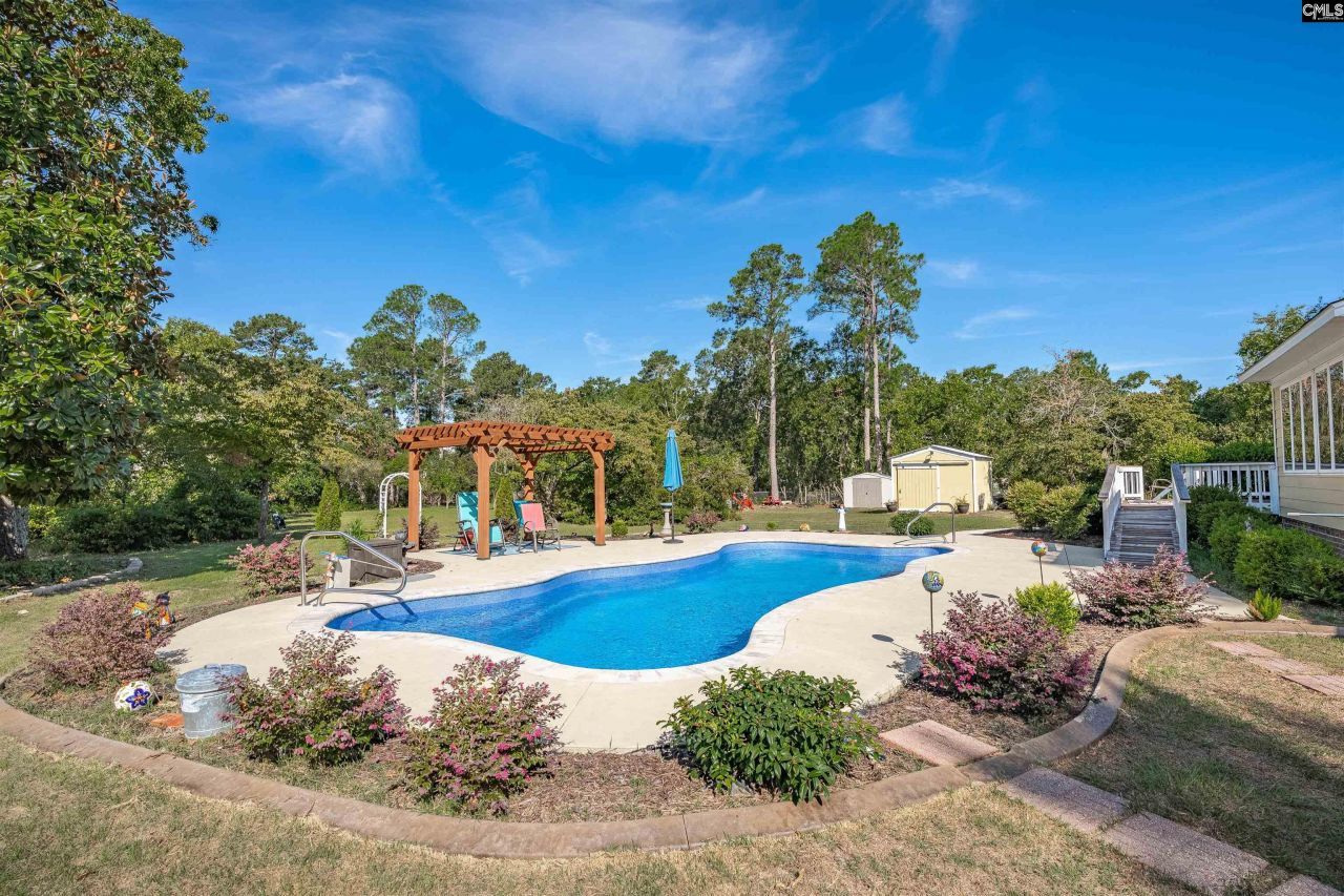 716 Longtown Road W Photo 47