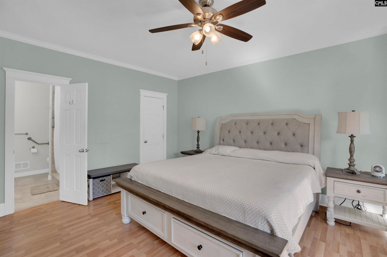 716 Longtown Road W Photo 7