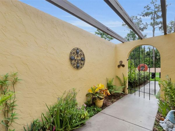 1111 LAKESHORE DR, Unit A3, EUSTIS, FL 32726