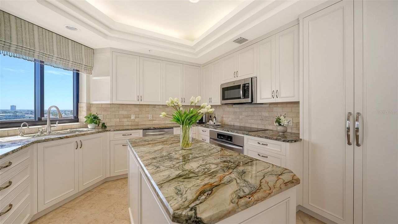 435 L Ambiance Drive, Unit L707, Longboat Key, FL 34228 Photo