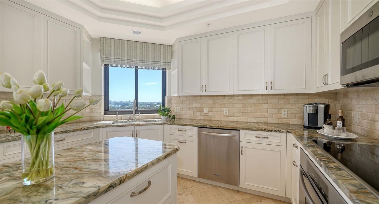 435 L Ambiance Drive, Unit L707, Longboat Key, FL 34228 Photo