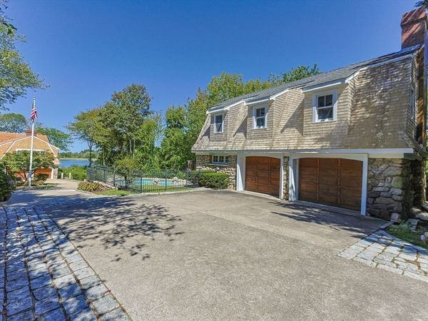 4390 Main, Barnstable, MA 02637