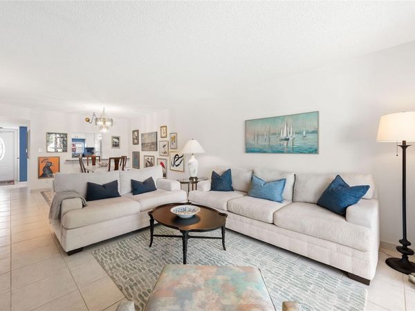 9420 S Hollybrook Lake Drive, Unit 109, Pembroke Pines, FL 33025